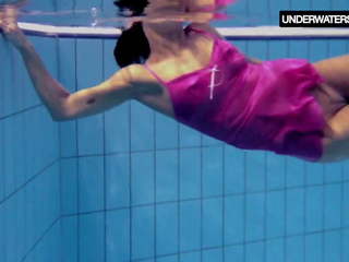 Zlata Oduvanchik Swims in a Pink Top and Undresses: Porn 4c